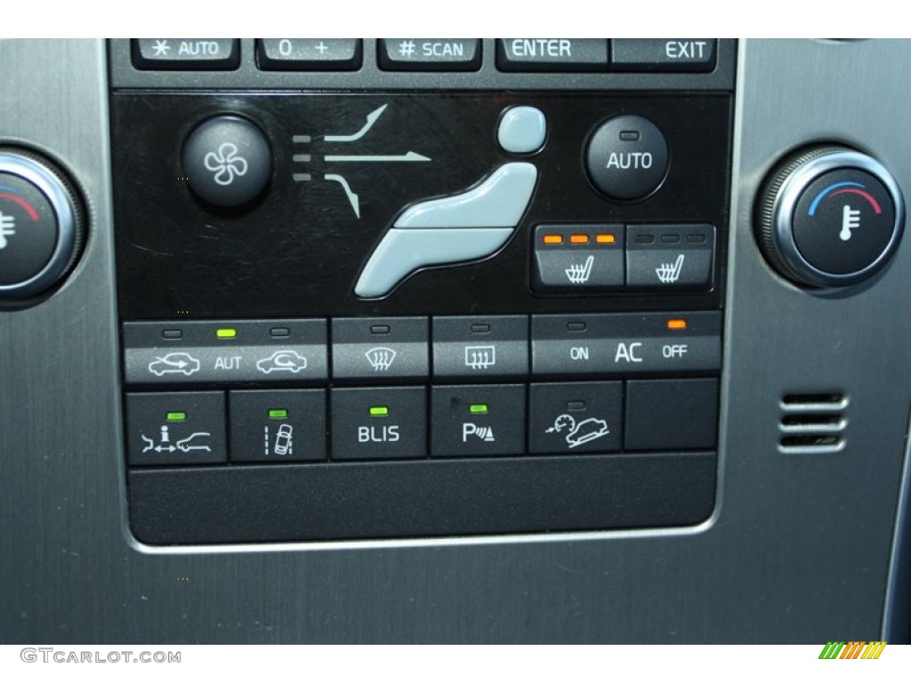 2010 Volvo XC60 T6 AWD Controls Photo #78220226