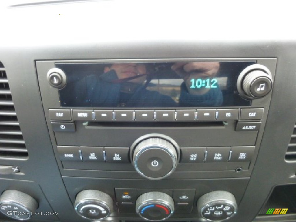2008 Chevrolet Silverado 1500 LT Extended Cab 4x4 Controls Photo #78221014