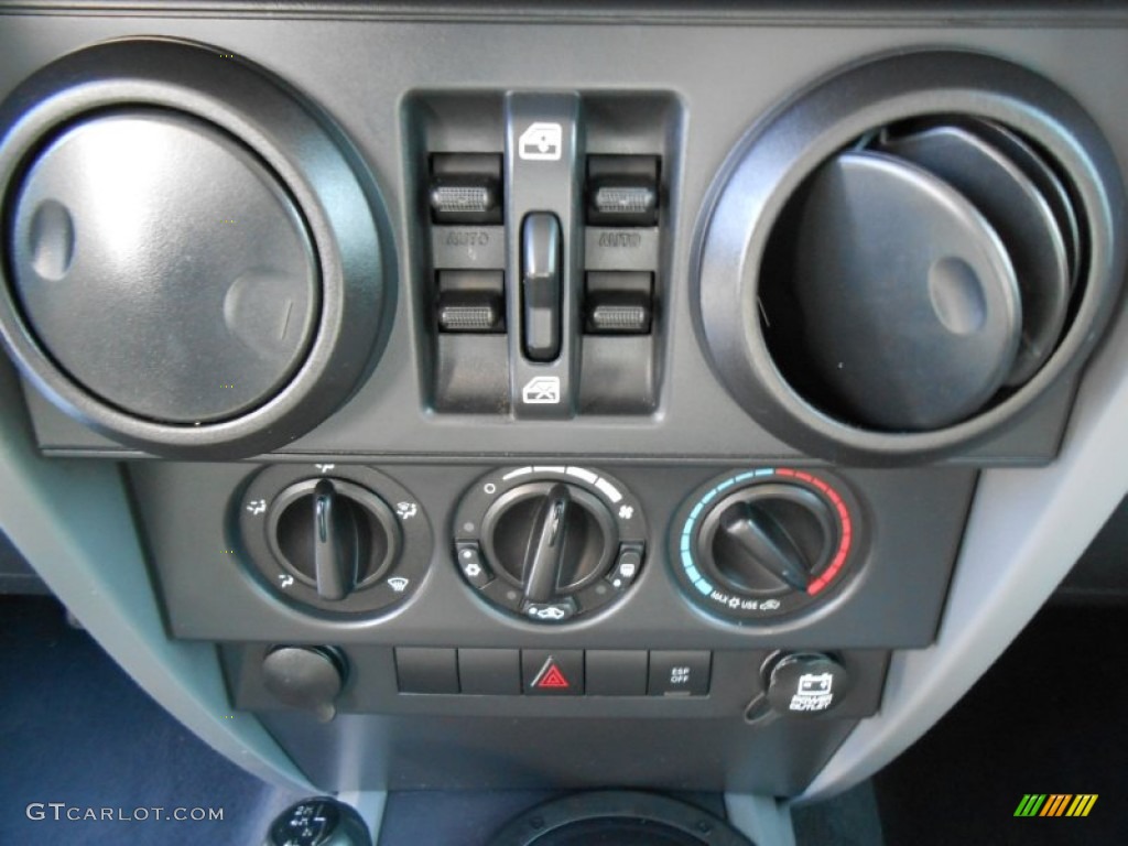 2008 Jeep Wrangler Unlimited X 4x4 Controls Photo #78222222