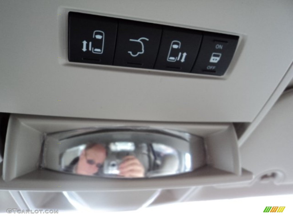 2013 Dodge Grand Caravan SXT Controls Photo #78222421