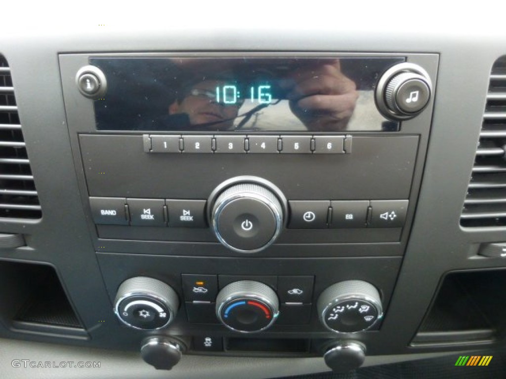 2013 Chevrolet Silverado 2500HD Work Truck Regular Cab 4x4 Controls Photo #78222849