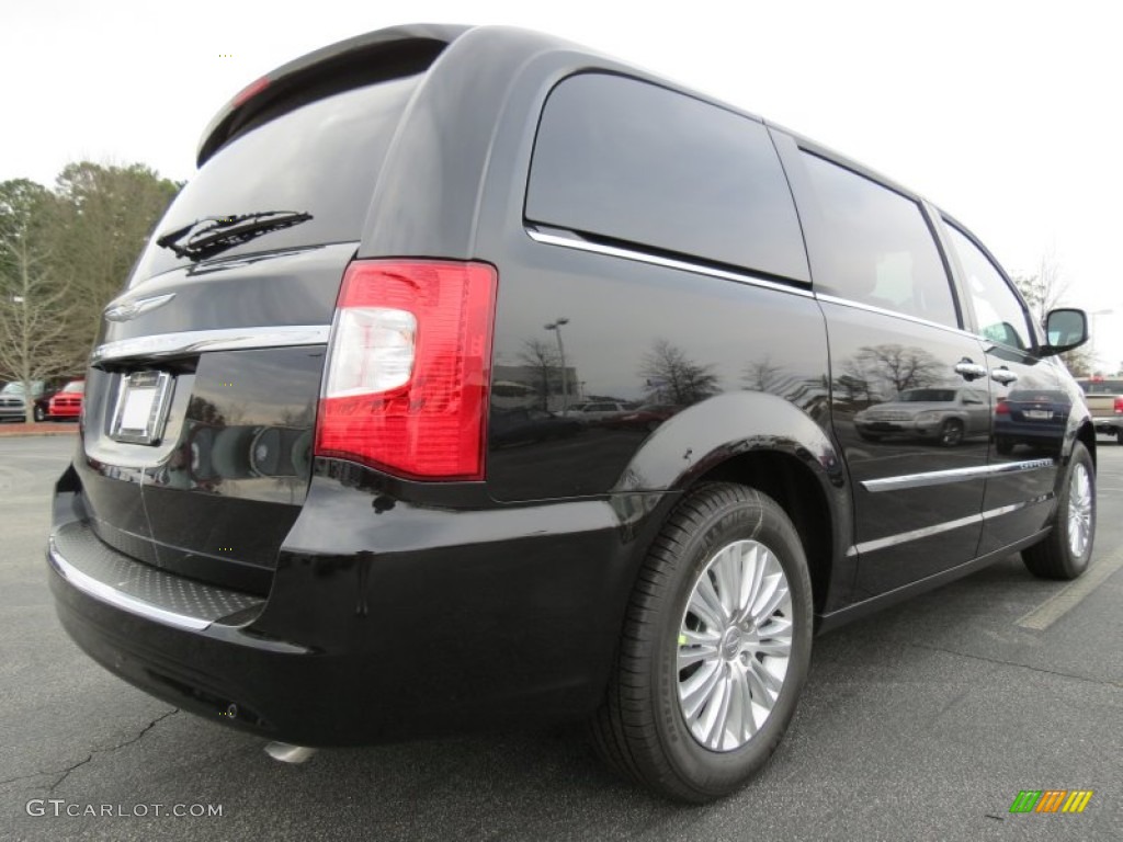2013 Town & Country Touring - L - Brilliant Black Crystal Pearl / Dark Frost Beige/Medium Frost Beige photo #3