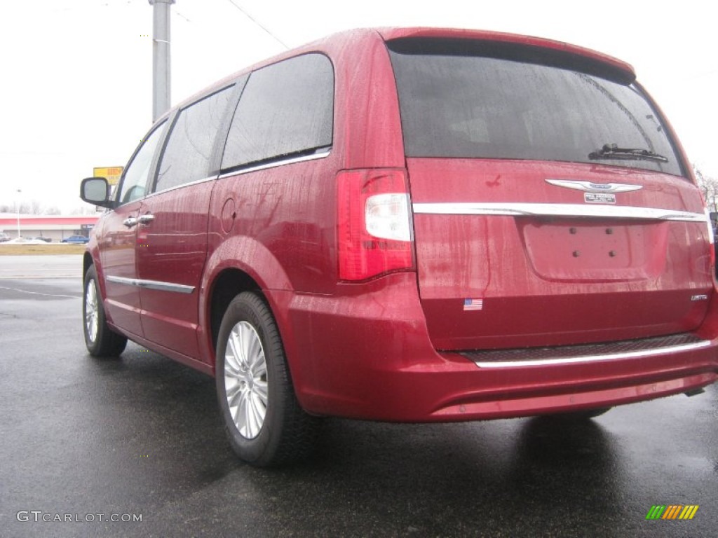 2013 Town & Country Limited - Deep Cherry Red Crystal Pearl / Black/Light Graystone photo #6