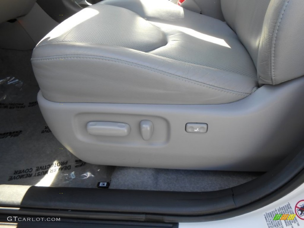 2011 RAV4 V6 Limited - Super White / Ash photo #32