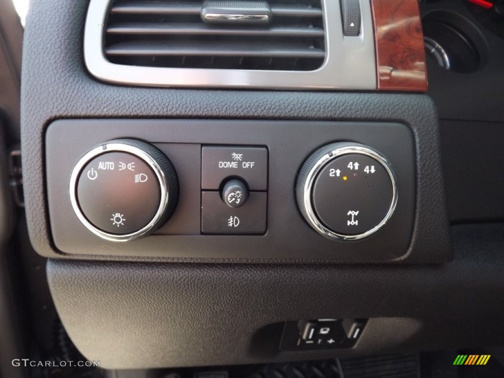 2013 GMC Sierra 2500HD SLT Extended Cab 4x4 Controls Photo #78227440