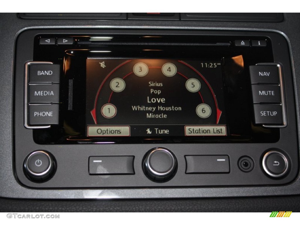 2013 Volkswagen Tiguan SE Controls Photo #78227681