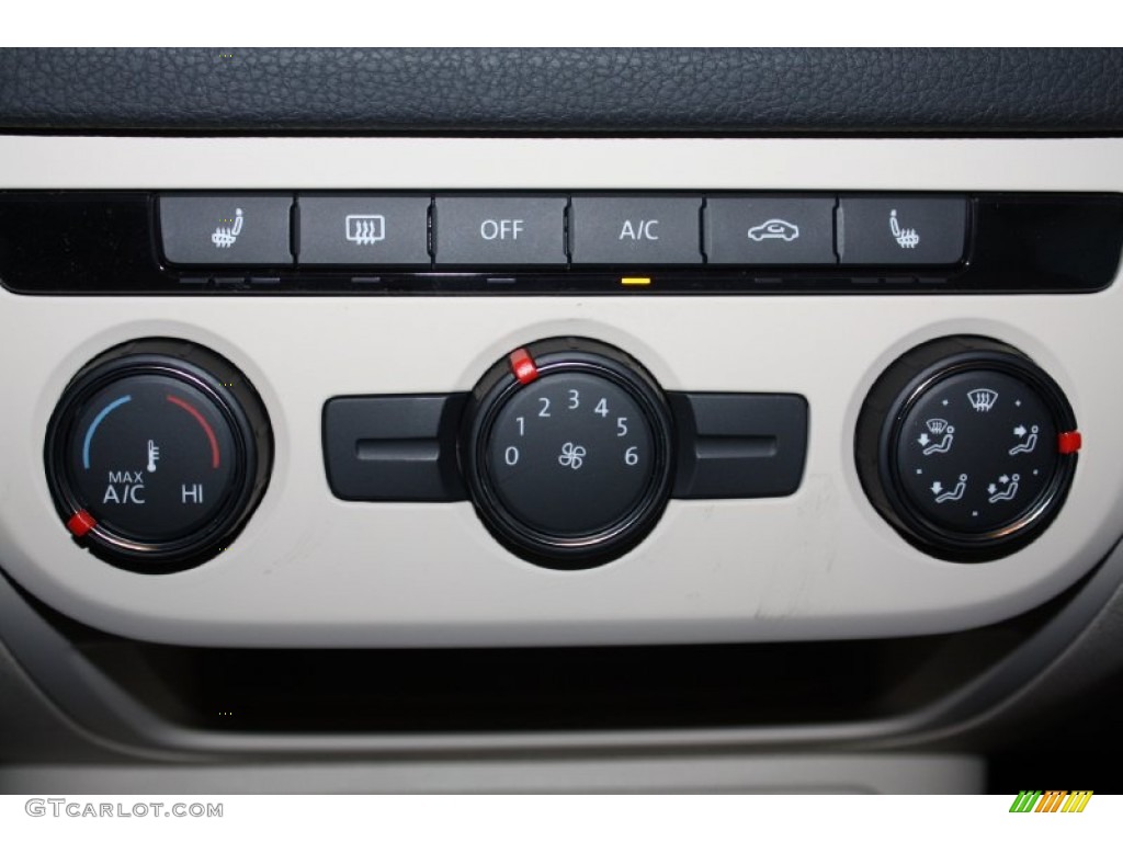 2013 Volkswagen Tiguan SE Controls Photo #78227752