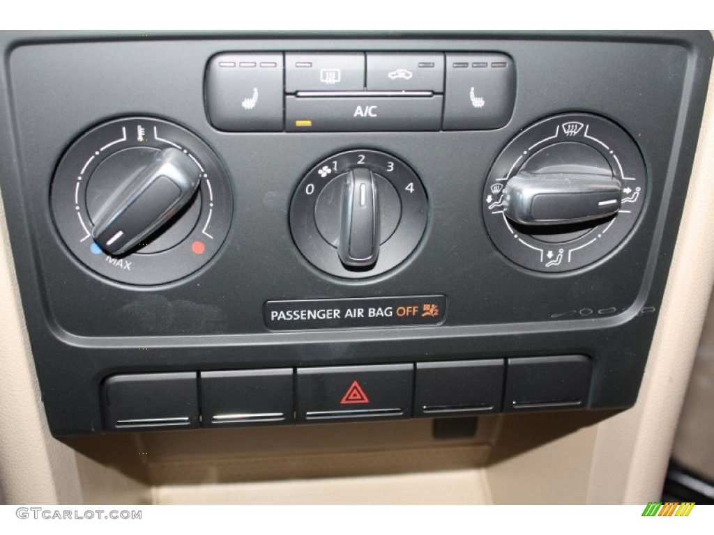 2013 Volkswagen Beetle 2.5L Convertible Controls Photo #78228736