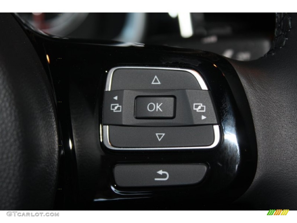 2013 Volkswagen Beetle 2.5L Convertible Controls Photo #78228832