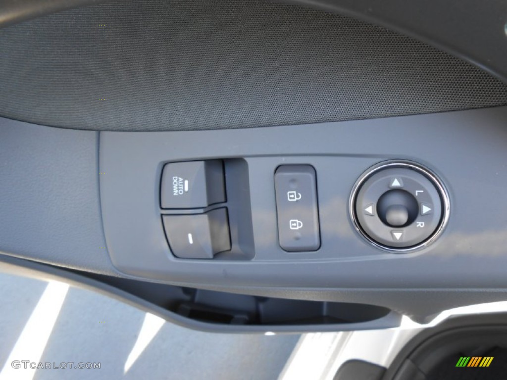 2013 Elantra Coupe GS - Shimmering Air Silver / Gray photo #19