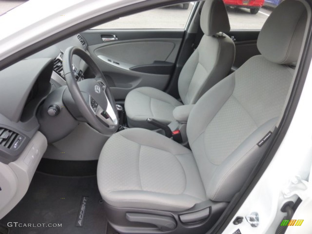 2012 Hyundai Accent SE 5 Door Front Seat Photo #78231278