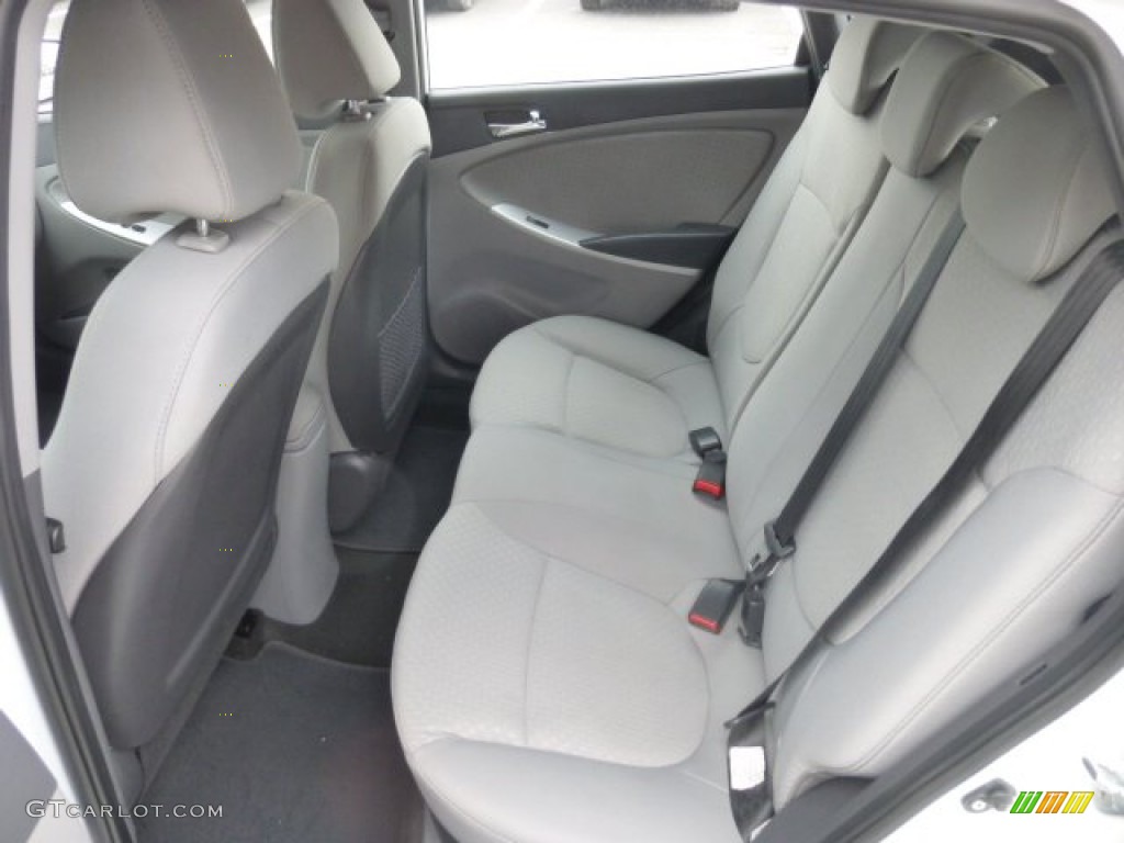 Gray Interior 2012 Hyundai Accent SE 5 Door Photo #78231389