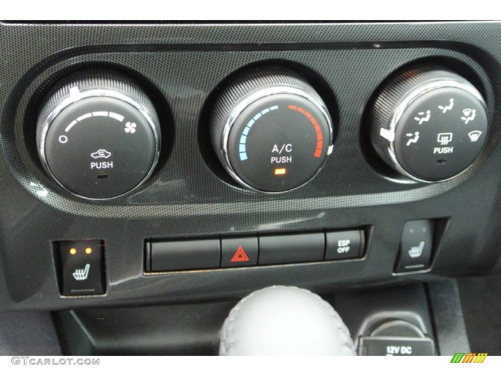 2010 Dodge Challenger R/T Controls Photo #78232450
