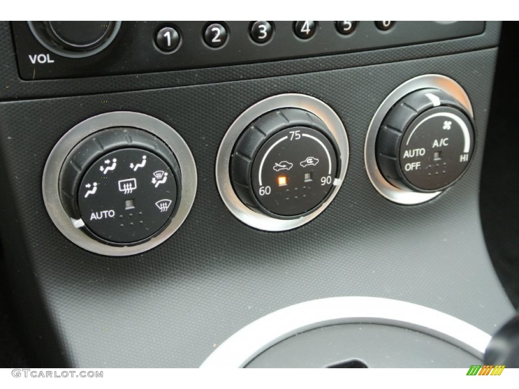 2005 Nissan 350Z Touring Coupe Controls Photo #78233573