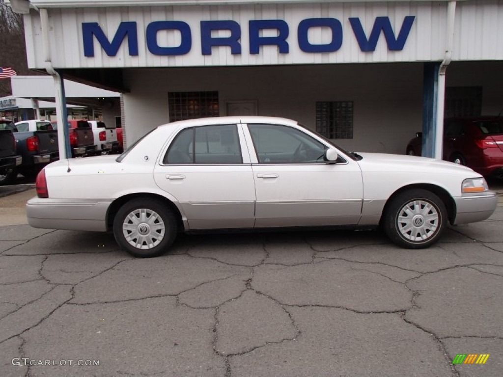 2005 Grand Marquis GS - Vibrant White / Light Flint photo #1