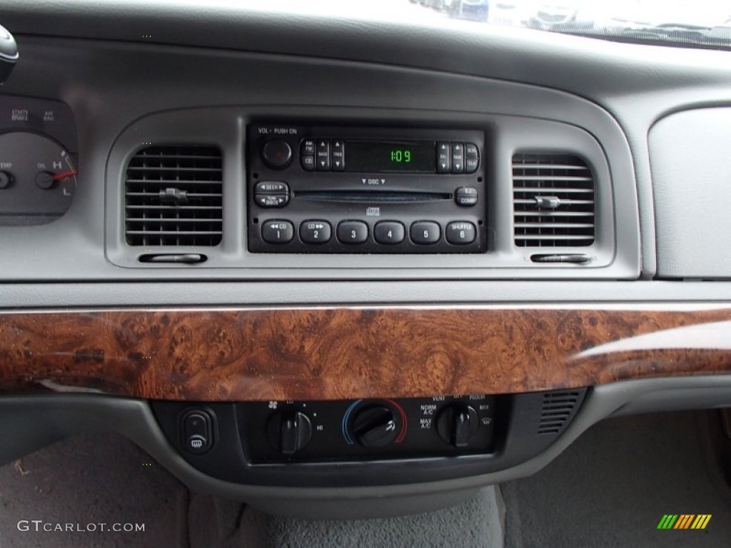 2005 Mercury Grand Marquis GS Controls Photo #78235768
