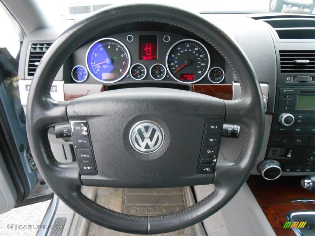 2004 Volkswagen Touareg V6 Steering Wheel Photos