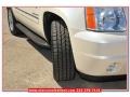 2009 White Diamond Tricoat GMC Yukon SLT  photo #11