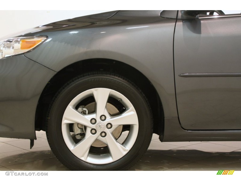 2013 Toyota Corolla LE Wheel Photo #78239372