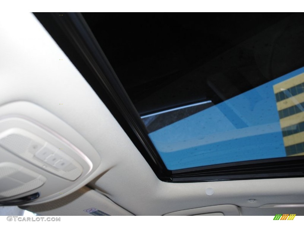 2013 Audi A8 4.0T quattro Sunroof Photos