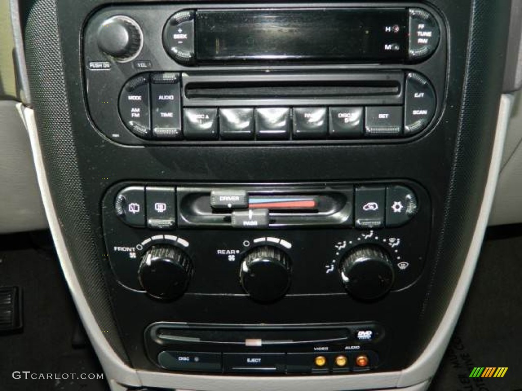 2005 Dodge Grand Caravan SE Controls Photo #78242362