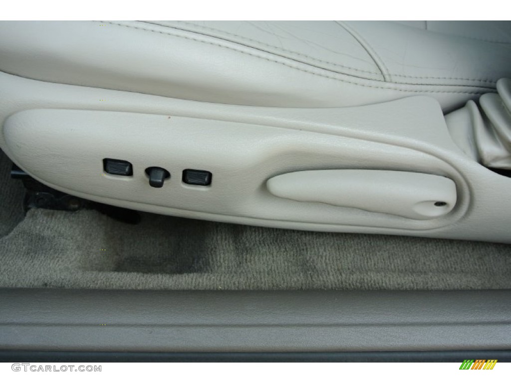 2004 Chrysler Sebring Limited Convertible Controls Photo #78244900