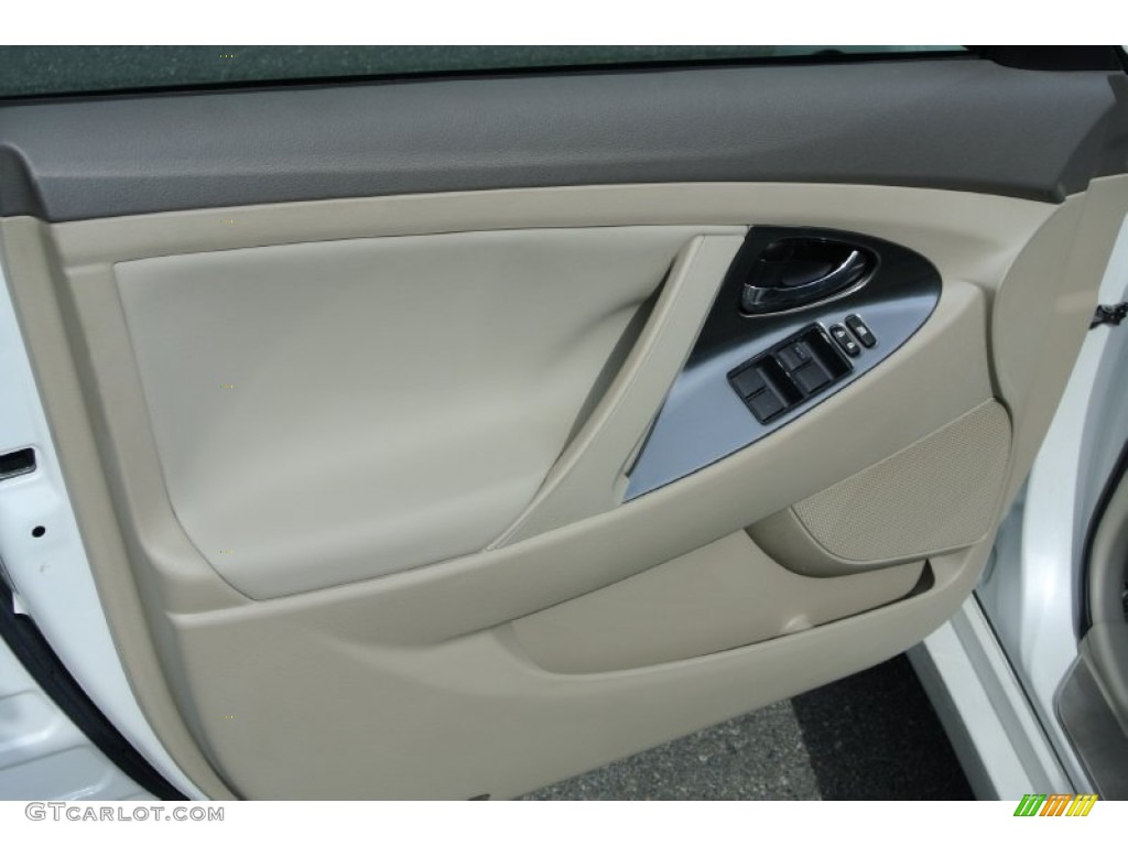 2007 Toyota Camry Hybrid Bisque Door Panel Photo #78245407