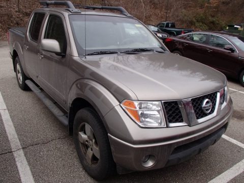 2005 Nissan Frontier LE Crew Cab 4x4 Data, Info and Specs
