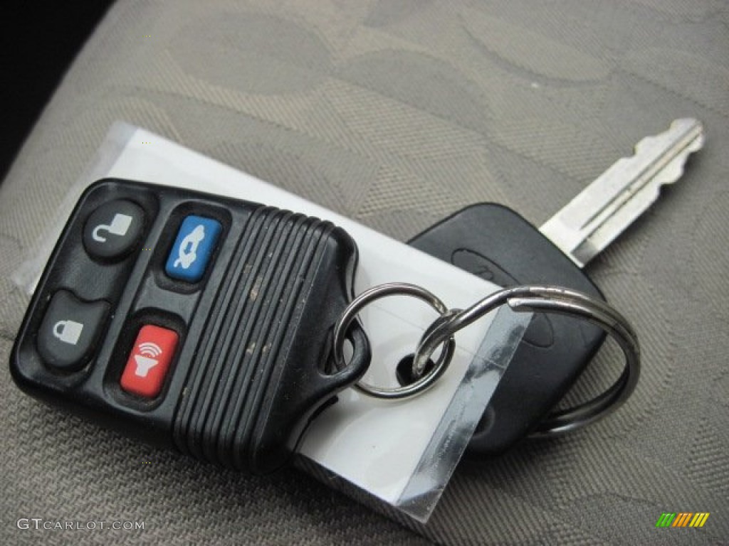 2005 Ford Focus ZX4 SE Sedan Keys Photo #78246073