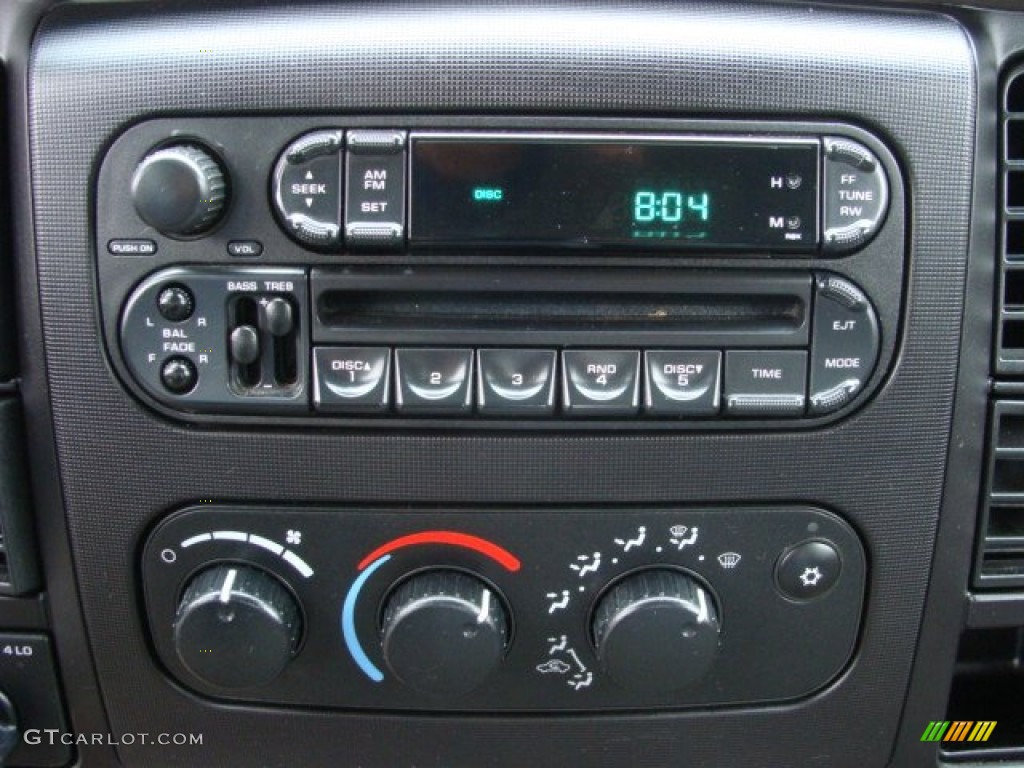 2004 Dodge Dakota SLT Quad Cab 4x4 Audio System Photo #78248371