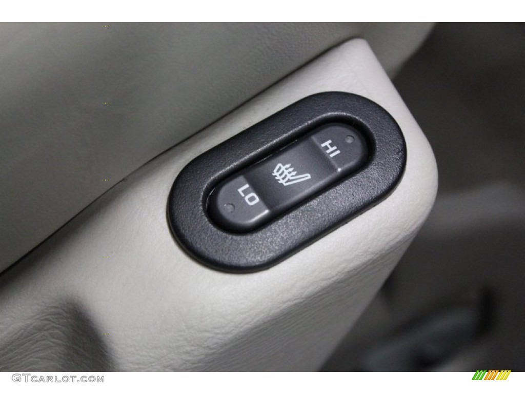 2005 Jeep Liberty CRD Limited 4x4 Controls Photo #78248380