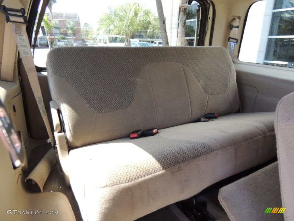 2002 Expedition XLT - Arizona Beige Metallic / Medium Parchment photo #9
