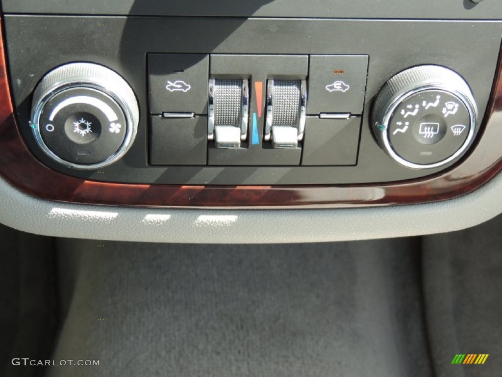 2009 Chevrolet Impala LS Controls Photo #78252528