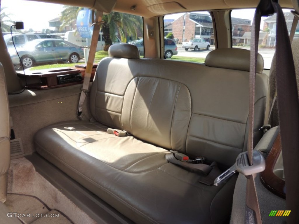 1997 Chevrolet Suburban C1500 LS Rear Seat Photos