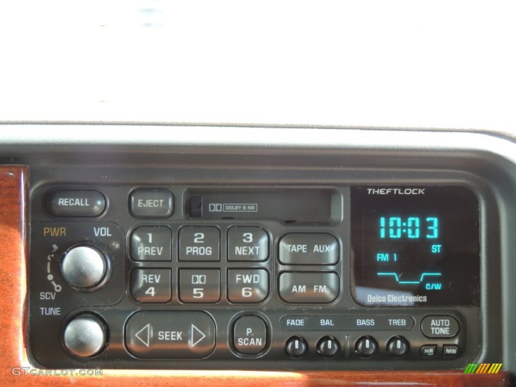1997 Chevrolet Suburban C1500 LS Audio System Photo #78253145