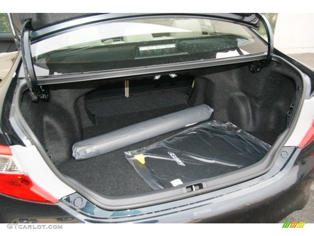 2013 Toyota Camry LE Trunk Photo #78253579