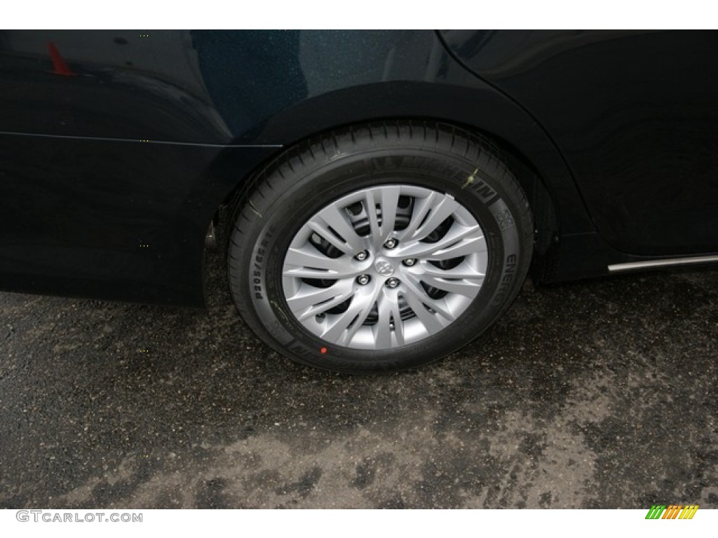 2013 Toyota Camry LE Wheel Photo #78253600