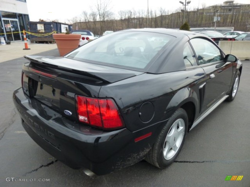2000 Mustang GT Coupe - Black / Dark Charcoal photo #3