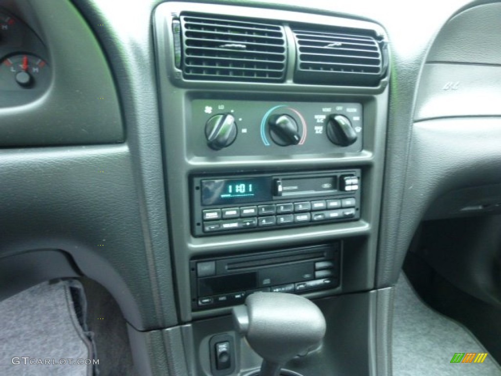 2000 Ford Mustang GT Coupe Controls Photo #78254749