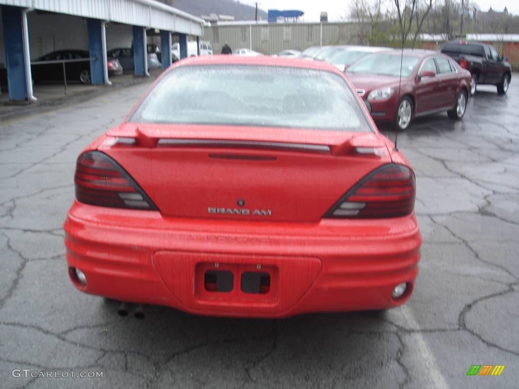 2001 Grand Am SE Coupe - Bright Red / Dark Pewter photo #3