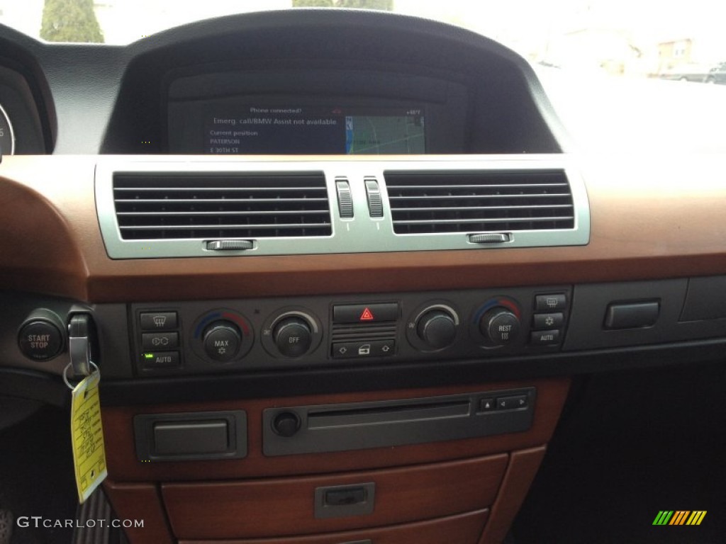 2002 BMW 7 Series 745i Sedan Controls Photo #78260025