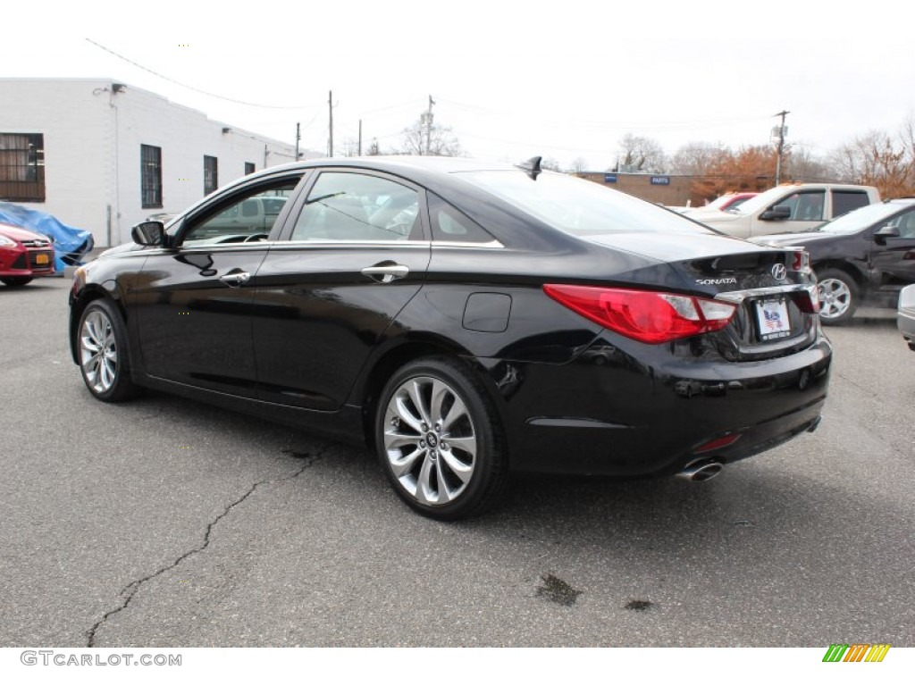 2011 Sonata SE - Midnight Black / Black photo #4