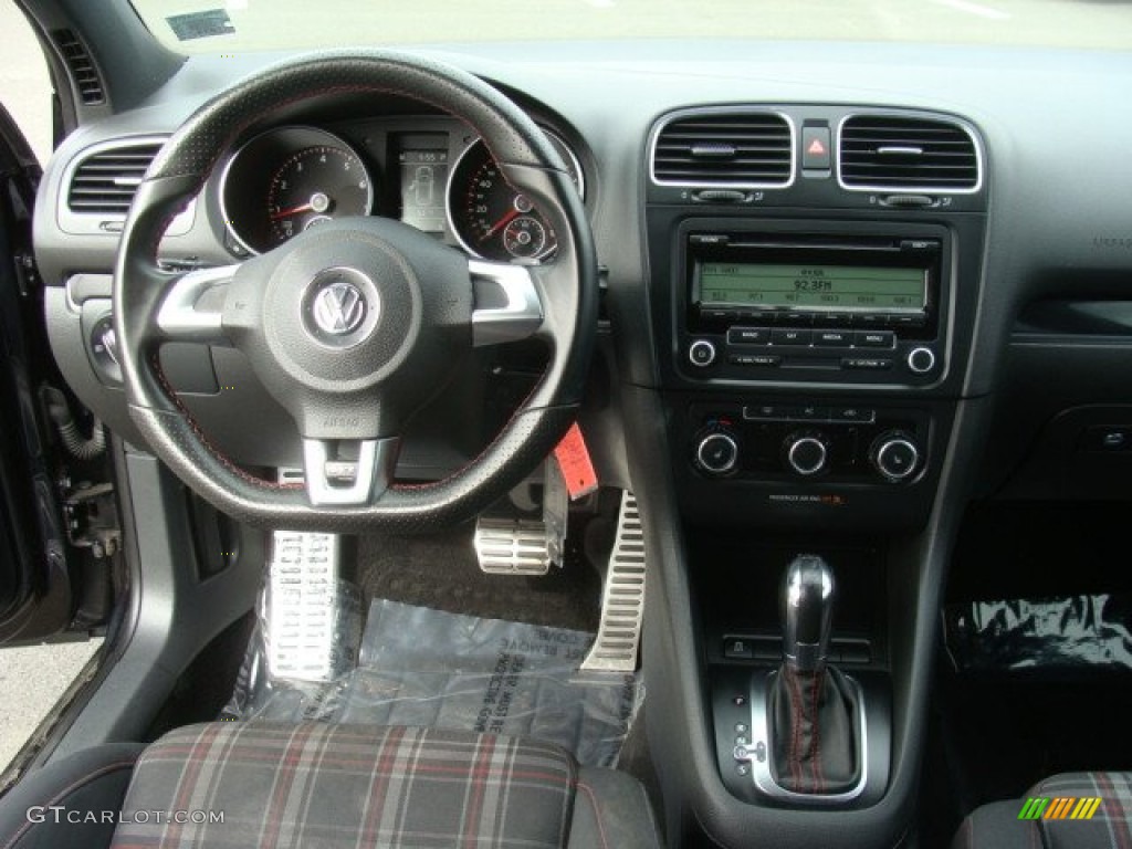 2011 Volkswagen GTI 2 Door Interlagos Plaid Cloth Dashboard Photo #78264100