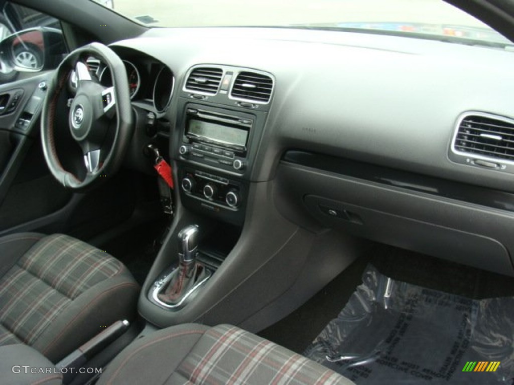 2011 Volkswagen GTI 2 Door Interlagos Plaid Cloth Dashboard Photo #78264169