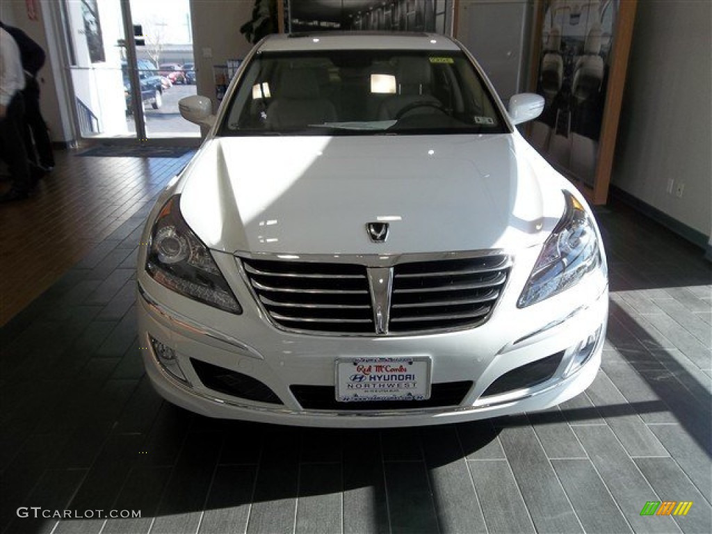 White Satin Pearl Hyundai Equus