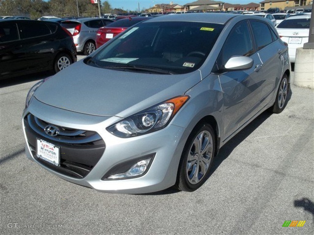 Silver Hyundai Elantra