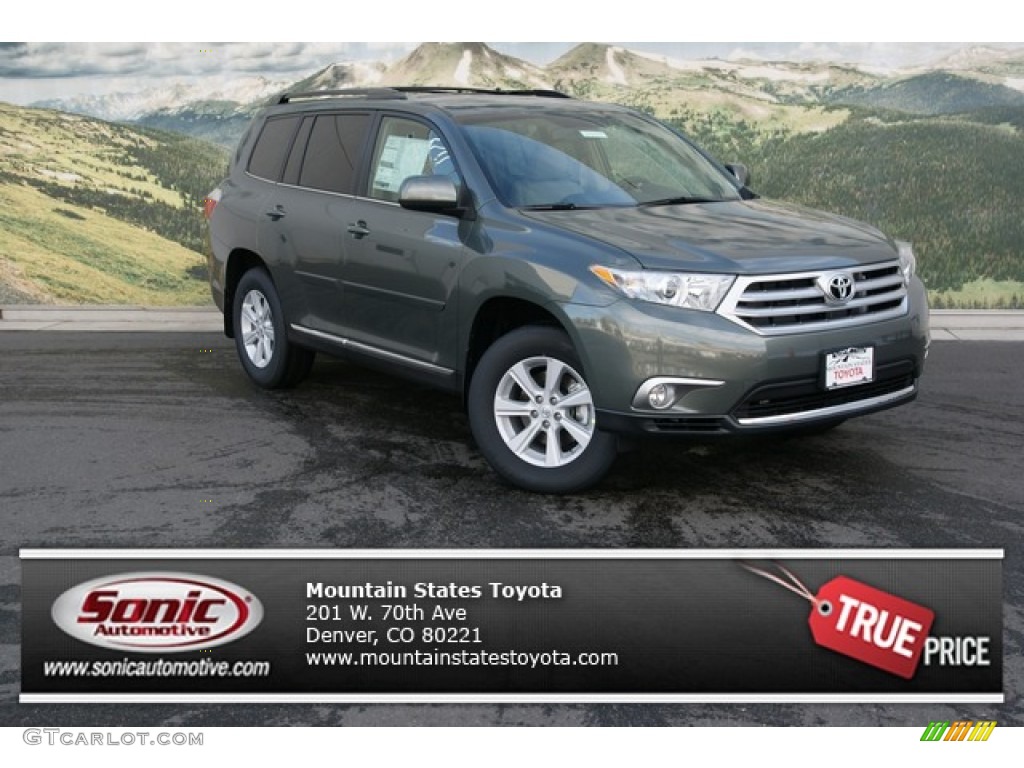 Cypress Green Pearl Toyota Highlander