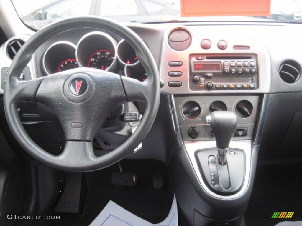 2004 Vibe AWD - Frosty White / Graphite photo #16