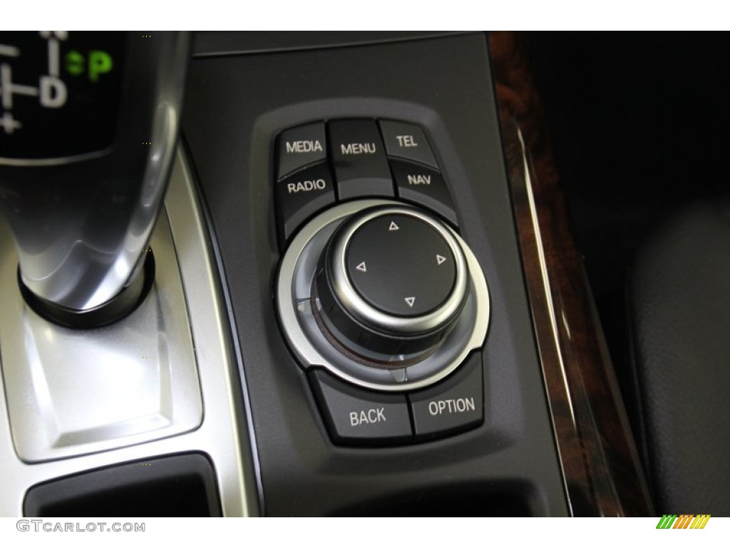 2013 BMW X5 xDrive 35i Premium Controls Photo #78276964