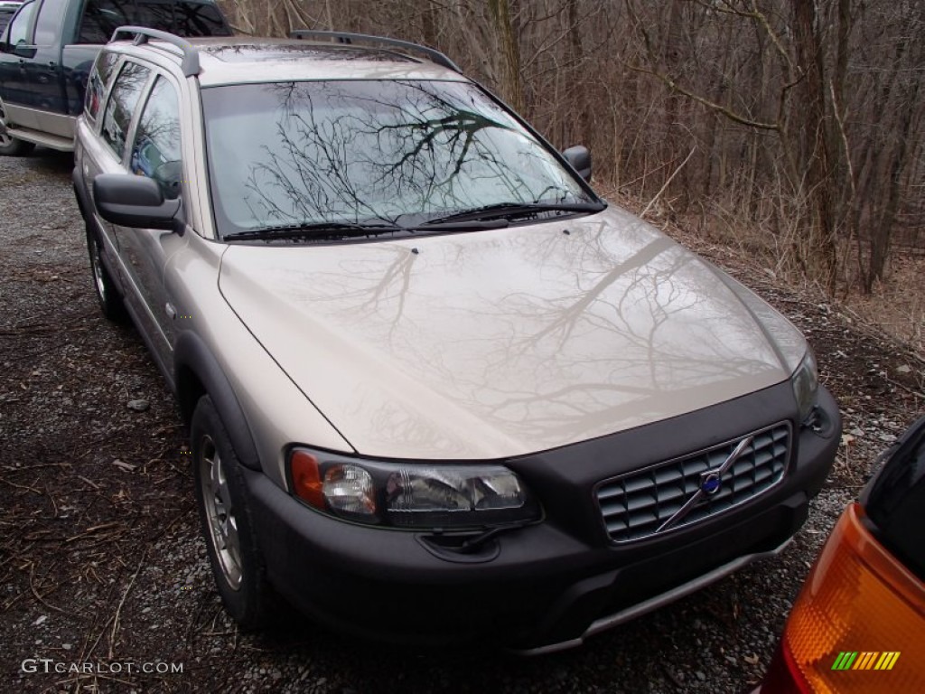 2004 XC70 AWD - Ash Gold Metallic / Beige/Light Sand photo #1